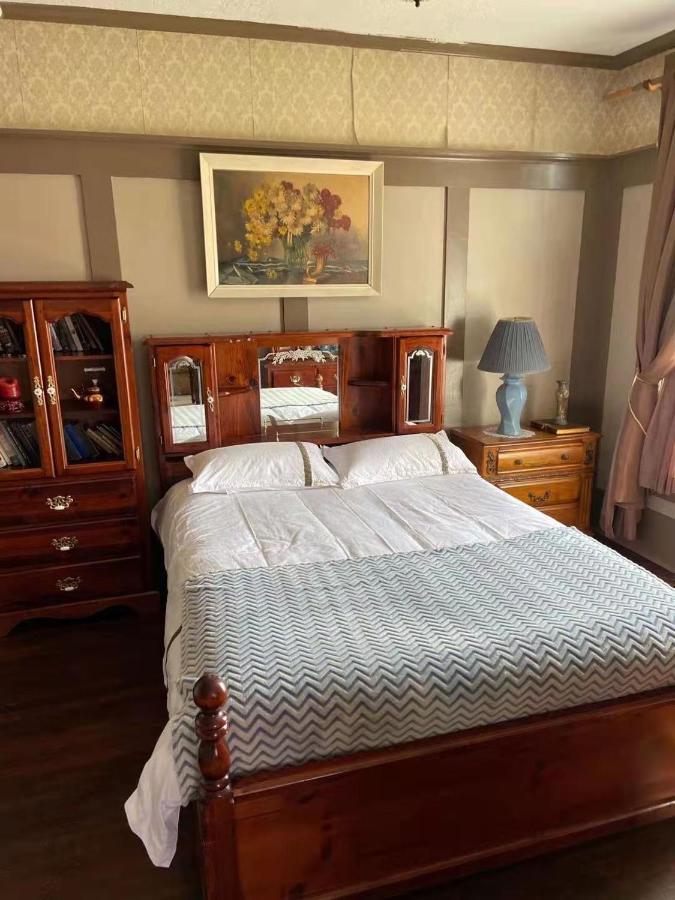Rodmay Hotel Пауэлл-Ривер Экстерьер фото