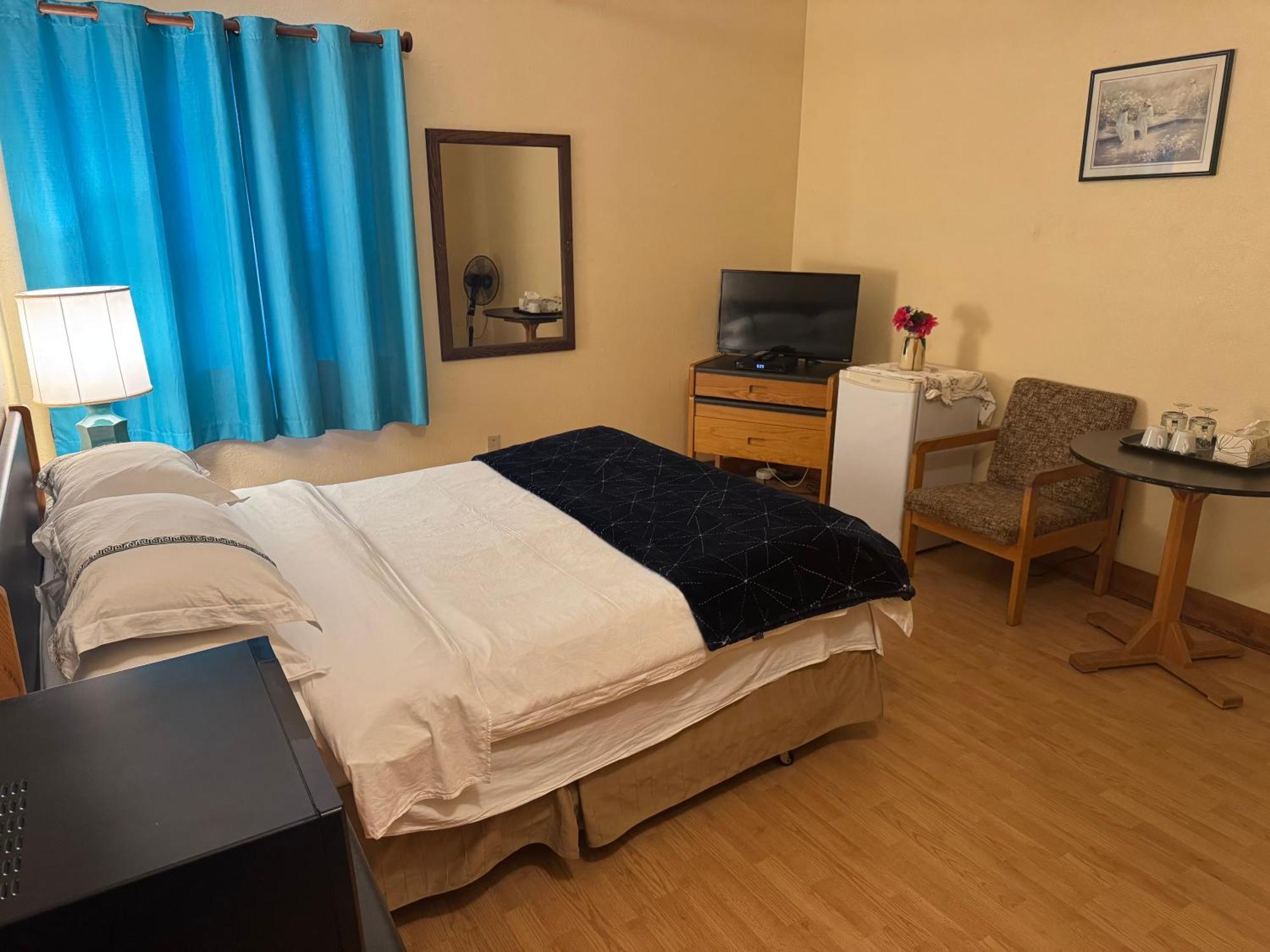 Rodmay Hotel Пауэлл-Ривер Экстерьер фото