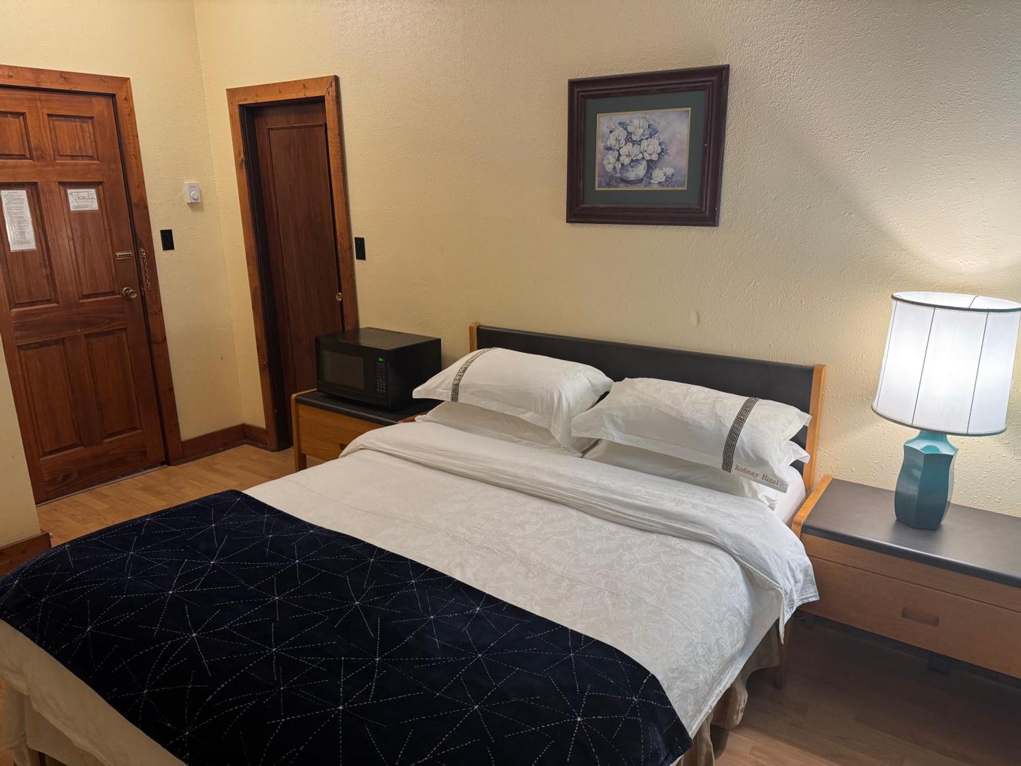 Rodmay Hotel Пауэлл-Ривер Экстерьер фото