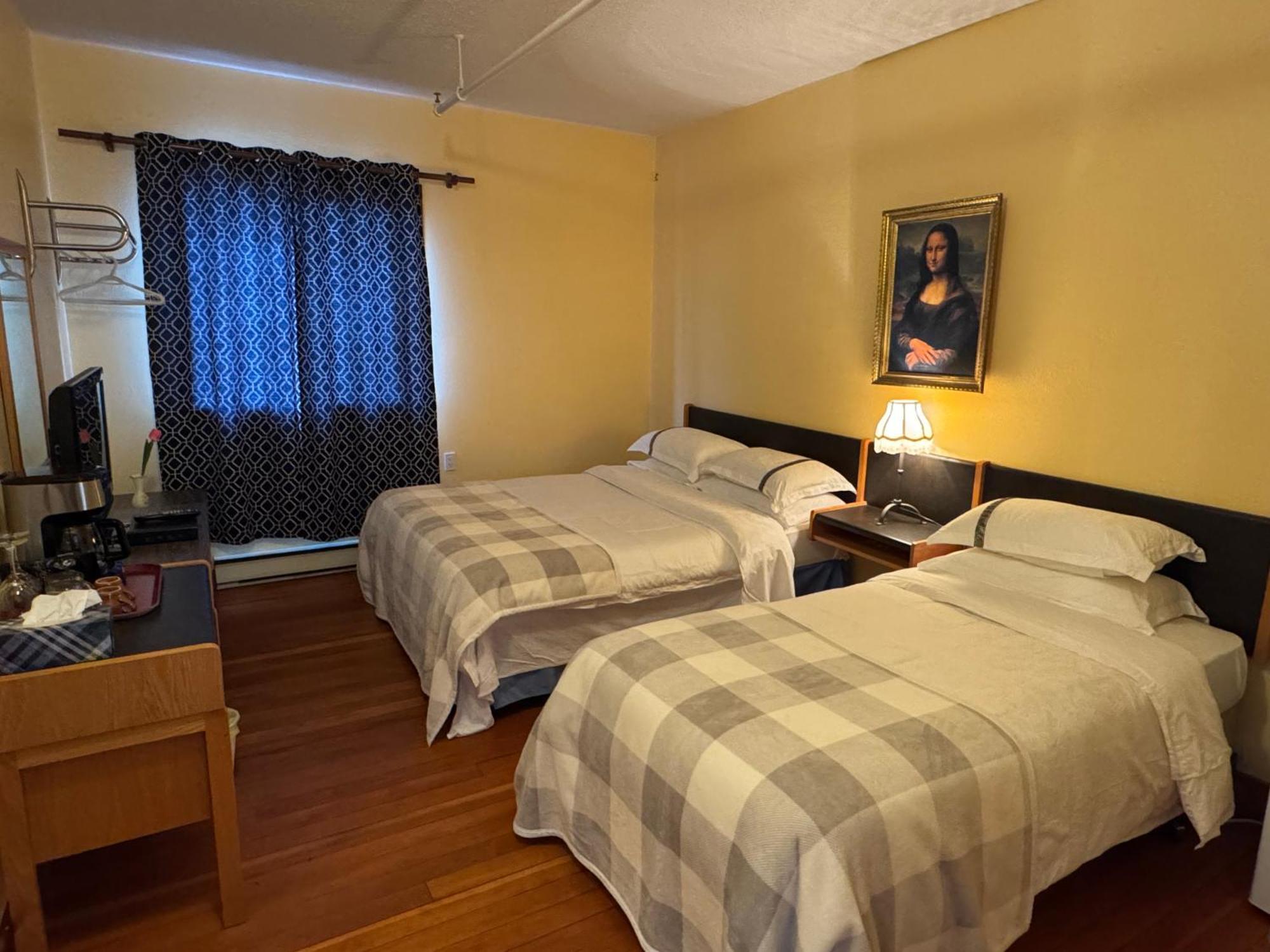 Rodmay Hotel Пауэлл-Ривер Экстерьер фото